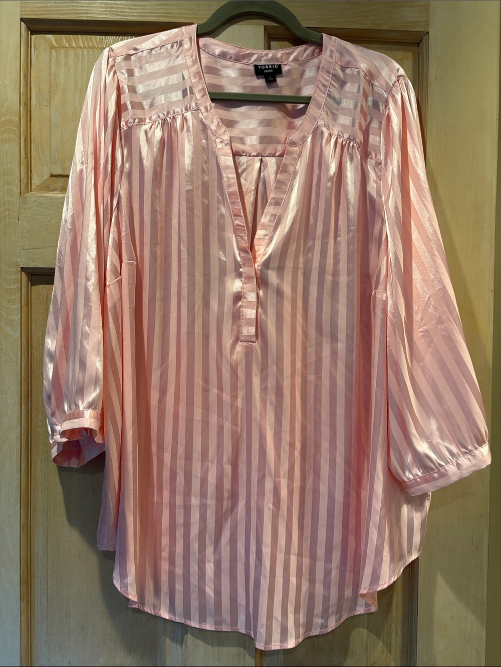 Torrid Light Pink Satin Stripe Tunic Blouse Size 3X